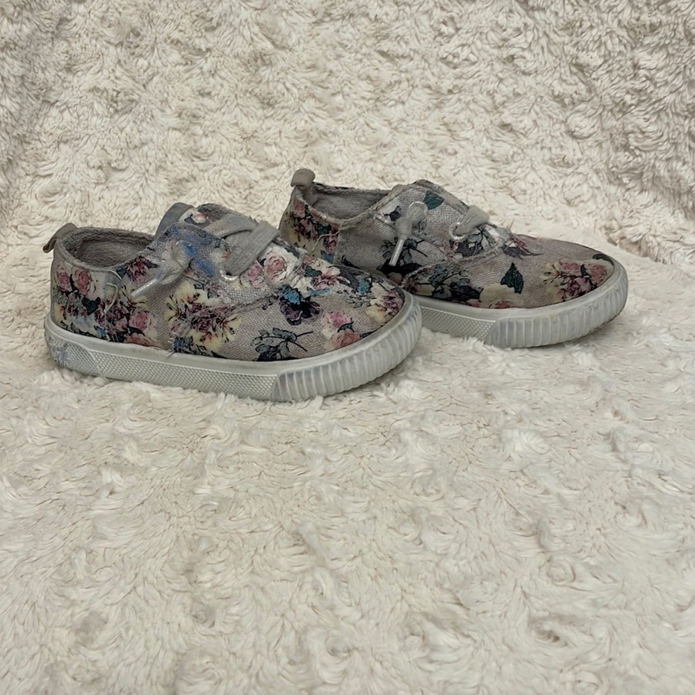 Girls Gray floral slip on sneakers
